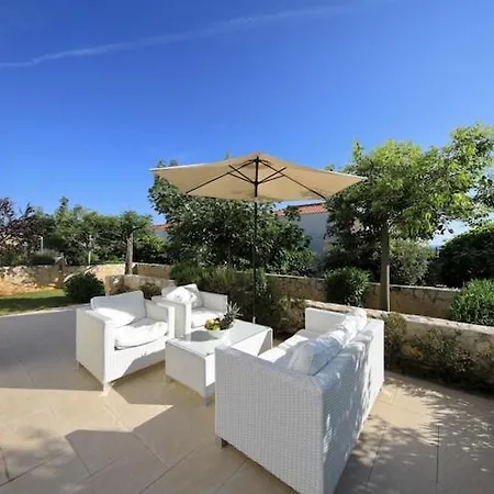 In Punta Skala With Beachpool Apartment *